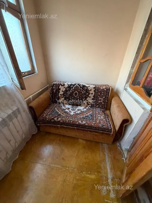 Satılır 2 otaqlı köhnə tikili 55 m²
