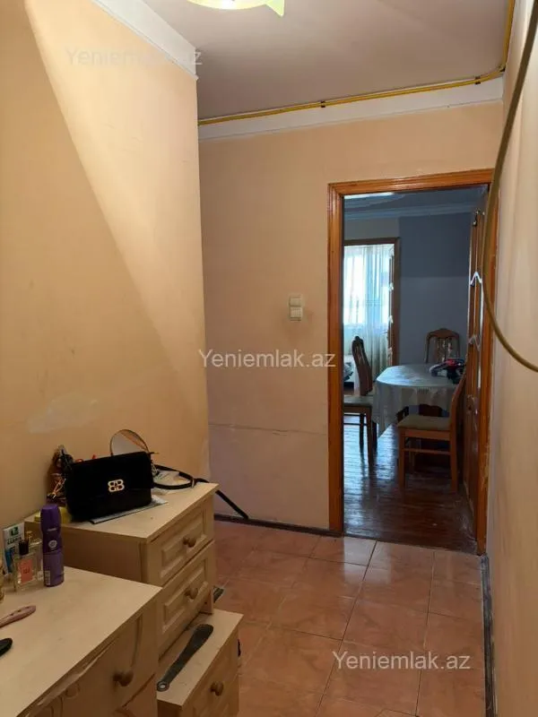 Satılır 2 otaqlı köhnə tikili 55 m²