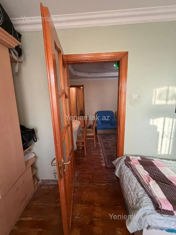 Satılır 2 otaqlı köhnə tikili 55 m²