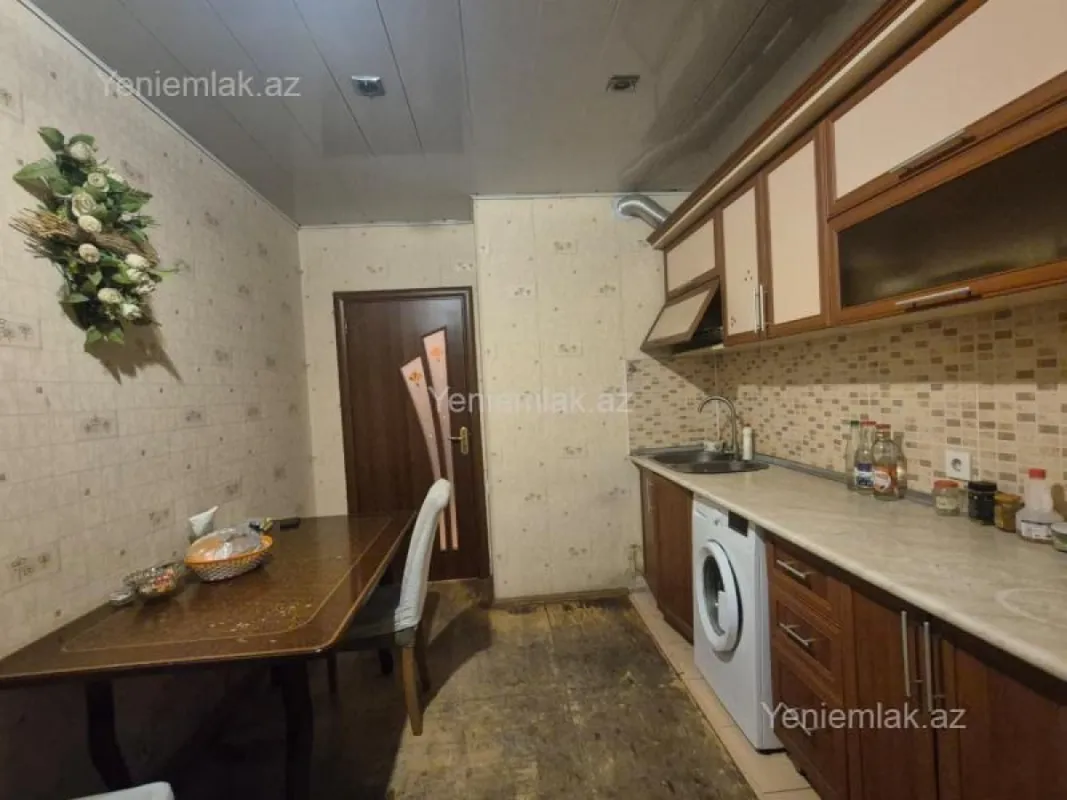 Satılır 2 otaqlı yeni tikili 82 m²