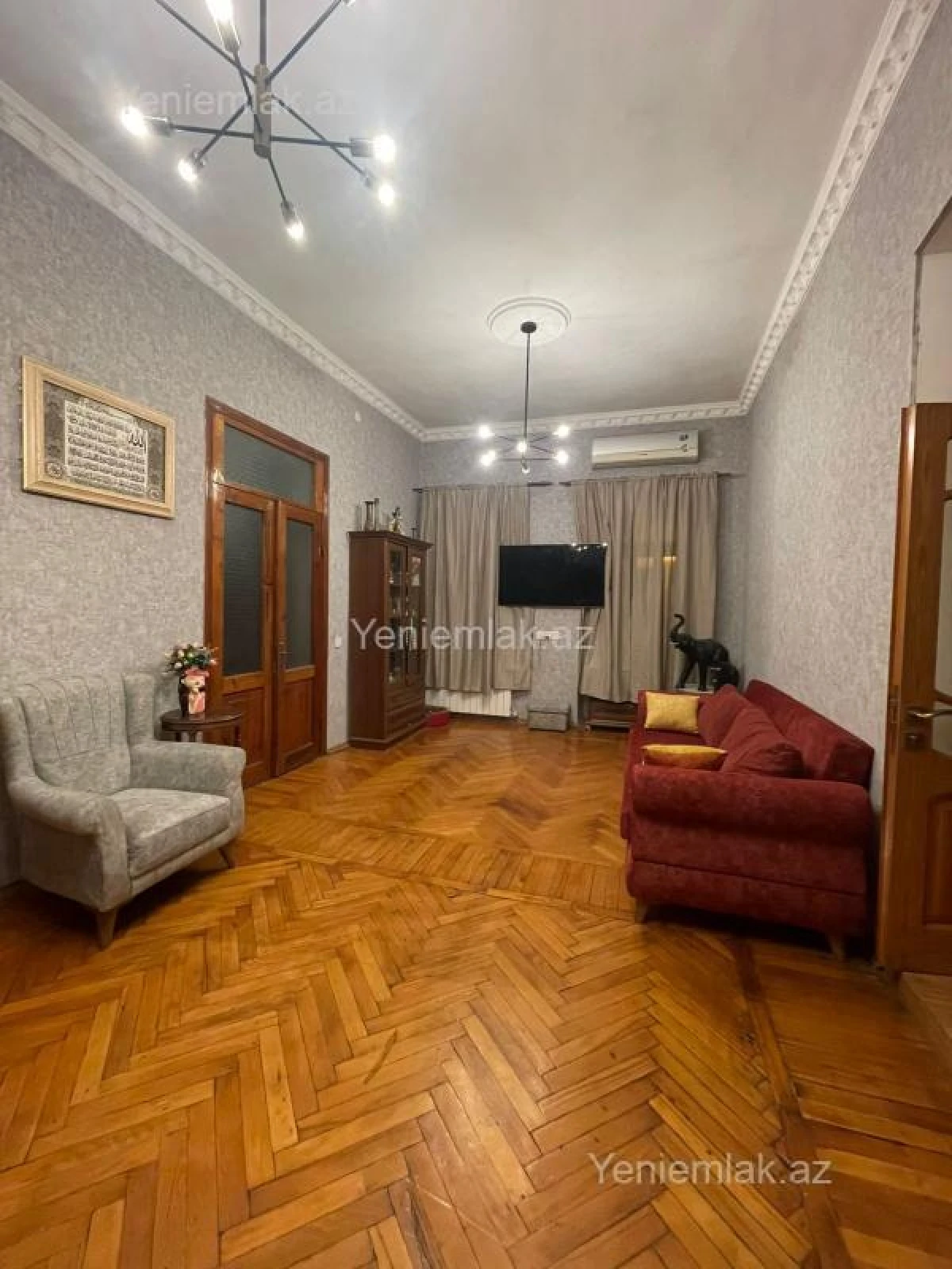 Satılır 4 otaqlı köhnə tikili 125 m²