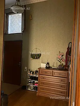 Satılır 4 otaqlı köhnə tikili 125 m²