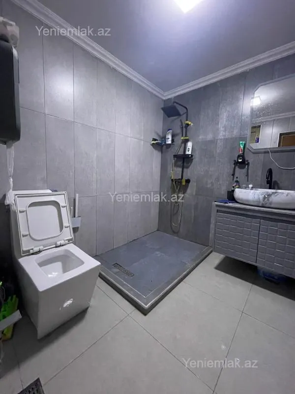 Satılır 4 otaqlı köhnə tikili 125 m²