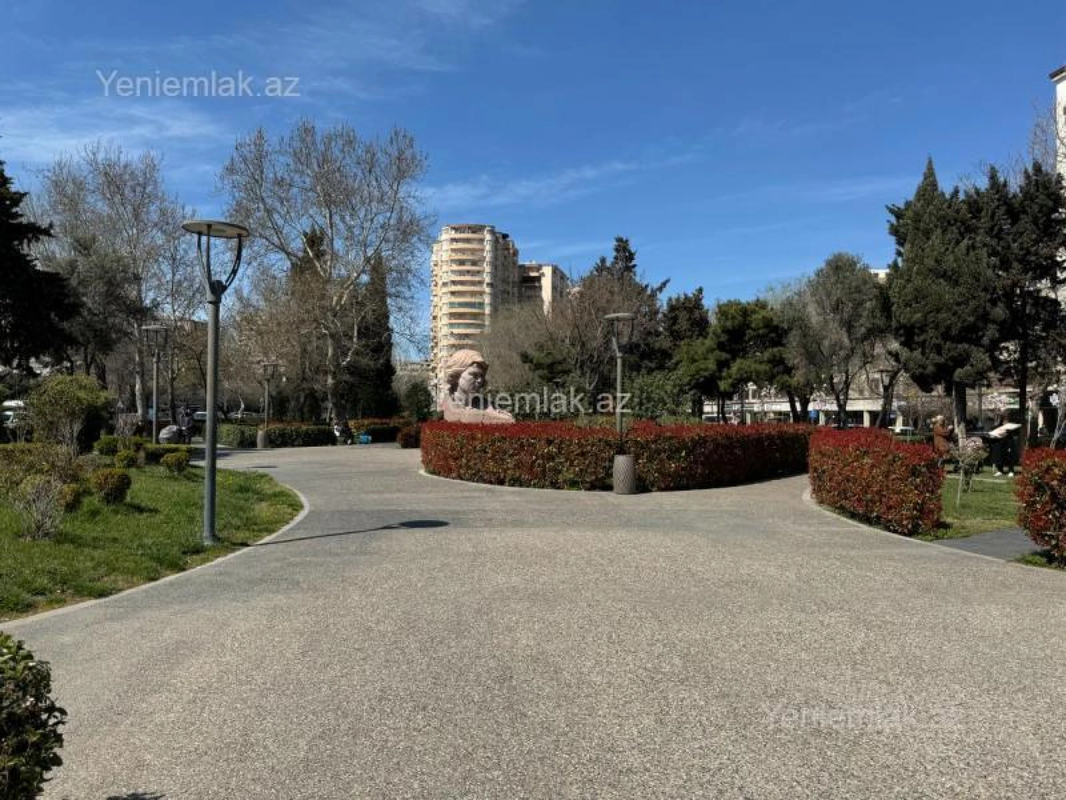 Satılır 4 otaqlı köhnə tikili 82 m²