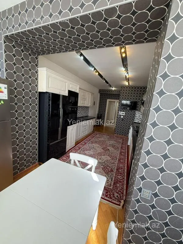 Satılır 3 otaqlı yeni tikili 145 m²