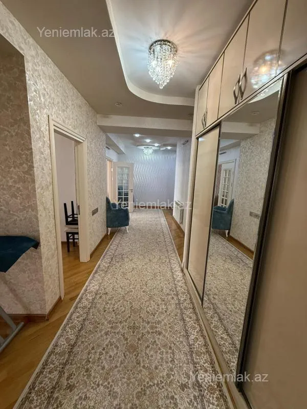 Satılır 3 otaqlı yeni tikili 145 m²