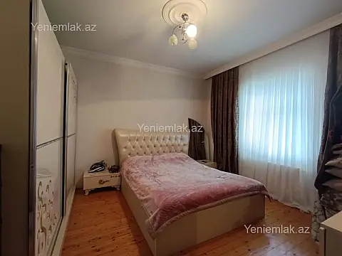Satılır 6 otaqlı həyət evi 200 m²