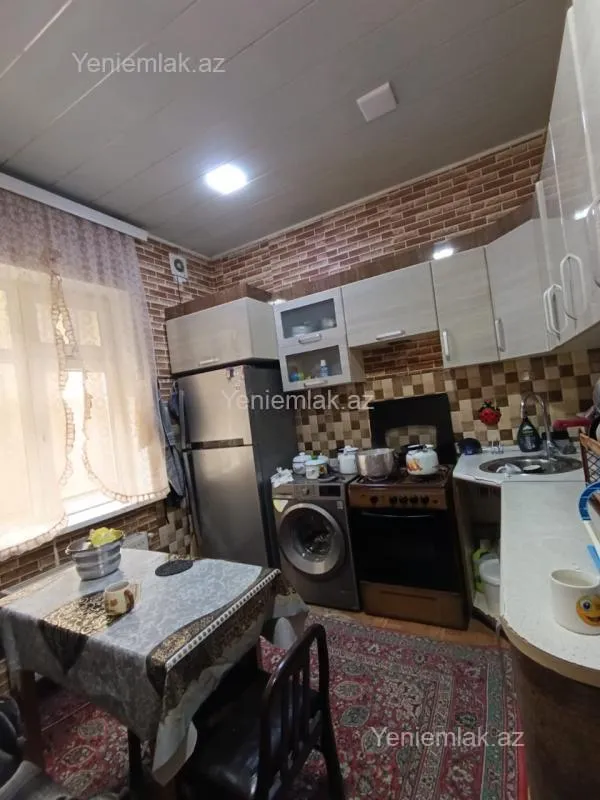 Satılır 6 otaqlı həyət evi 200 m²
