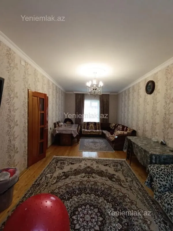 Satılır 6 otaqlı həyət evi 200 m²