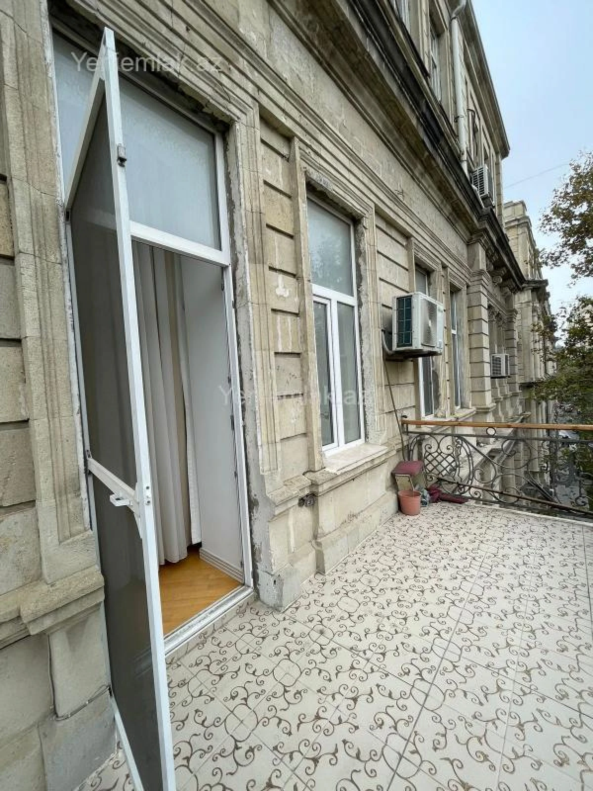 Satılır 3 otaqlı köhnə tikili 100 m²