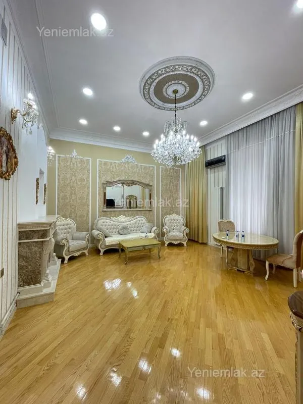 Satılır 3 otaqlı köhnə tikili 100 m²