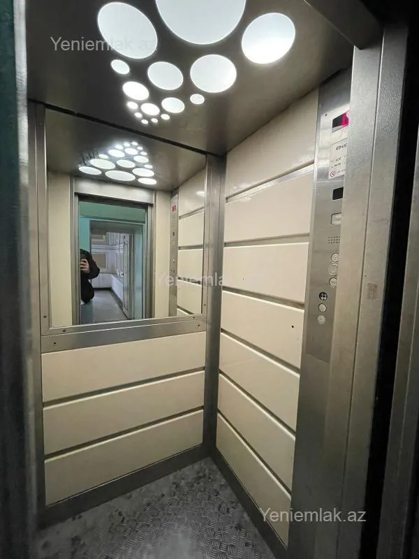 Satılır 3 otaqlı köhnə tikili 100 m²