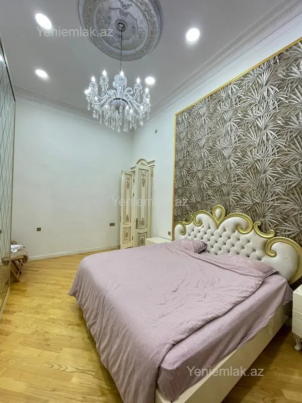 Satılır 3 otaqlı köhnə tikili 100 m²