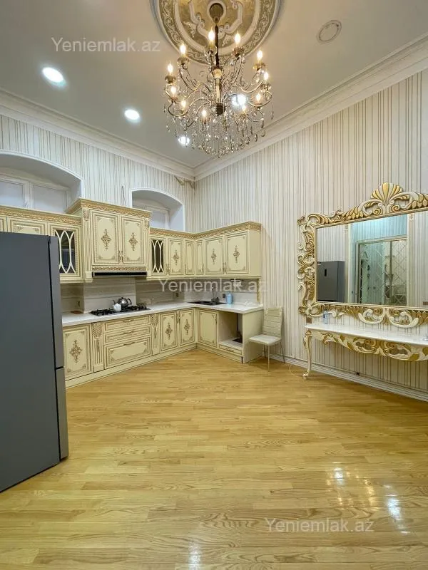 Satılır 3 otaqlı köhnə tikili 100 m²