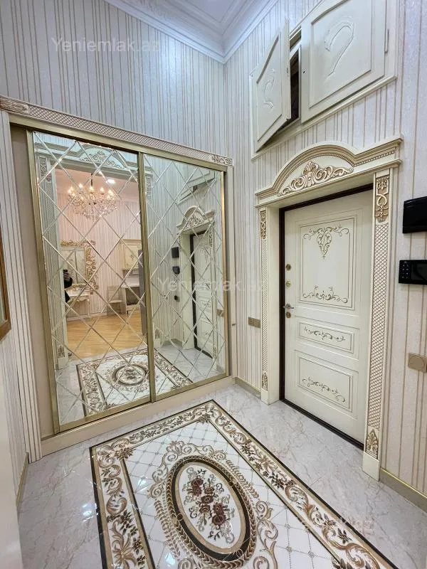 Satılır 3 otaqlı köhnə tikili 100 m²