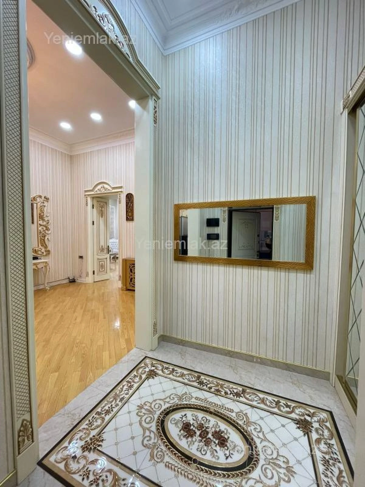 Satılır 3 otaqlı köhnə tikili 100 m²