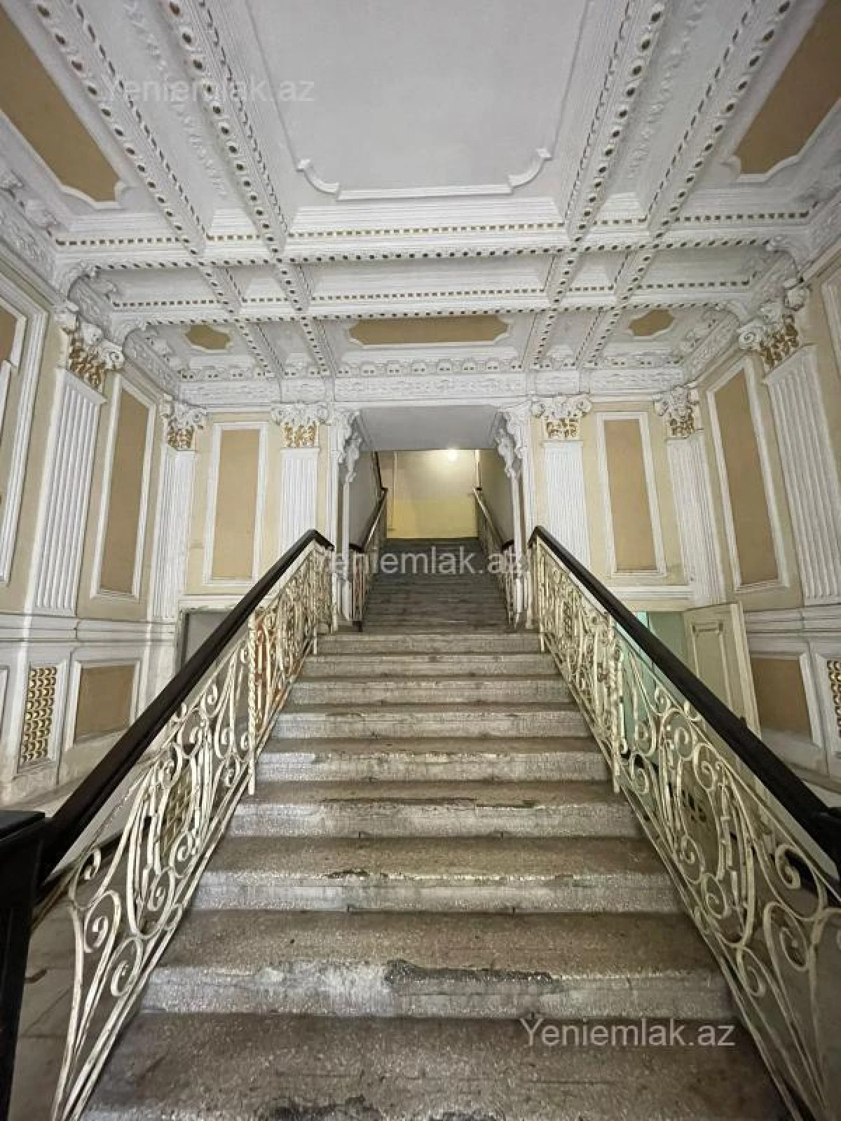 Satılır 3 otaqlı köhnə tikili 100 m²