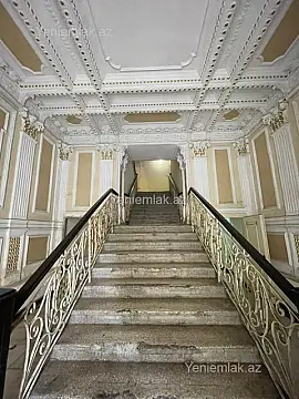 Satılır 3 otaqlı köhnə tikili 100 m²