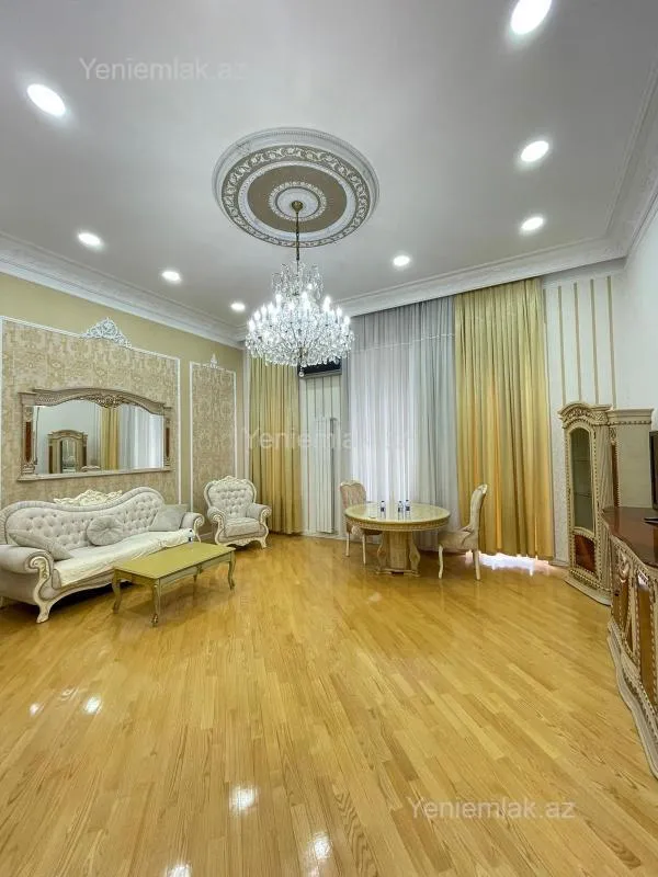 Satılır 3 otaqlı köhnə tikili 100 m²