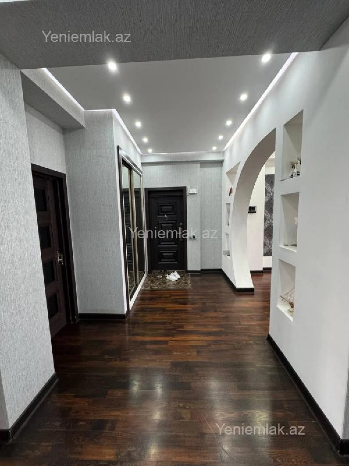 Satılır 3 otaqlı yeni tikili 90 m²
