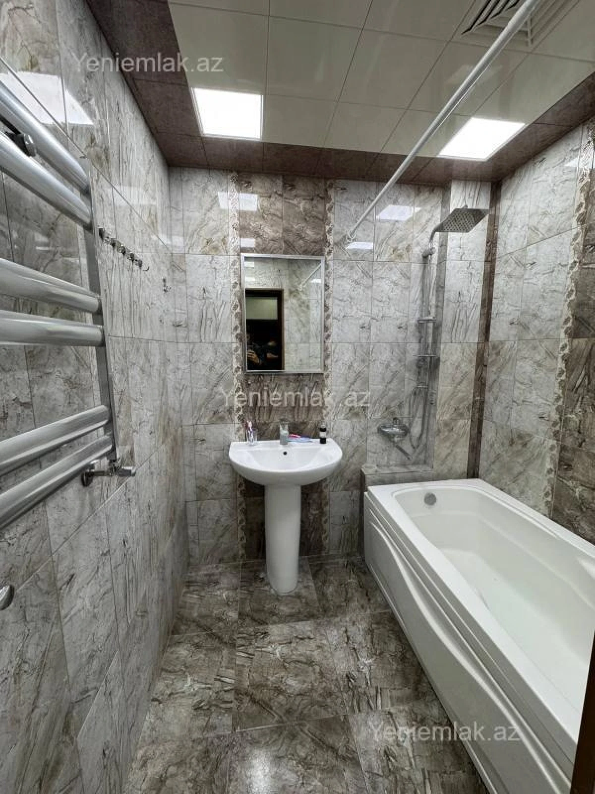 Satılır 3 otaqlı yeni tikili 90 m²