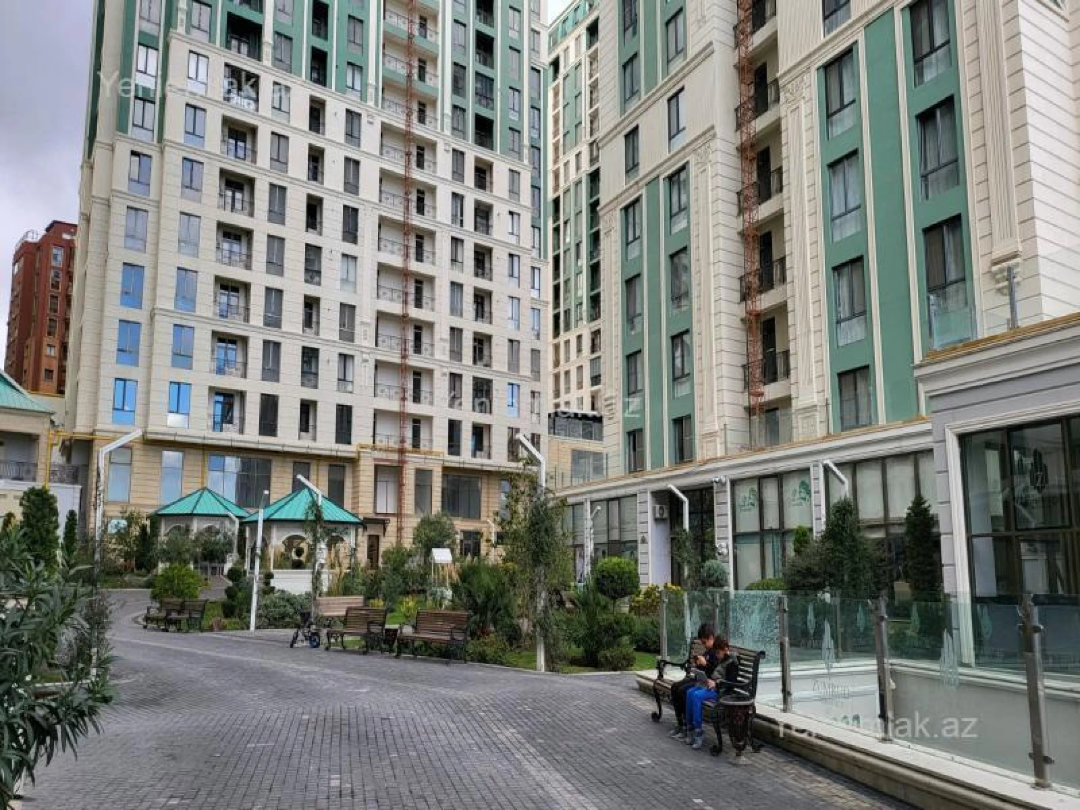 Satılır 4 otaqlı yeni tikili 172 m²