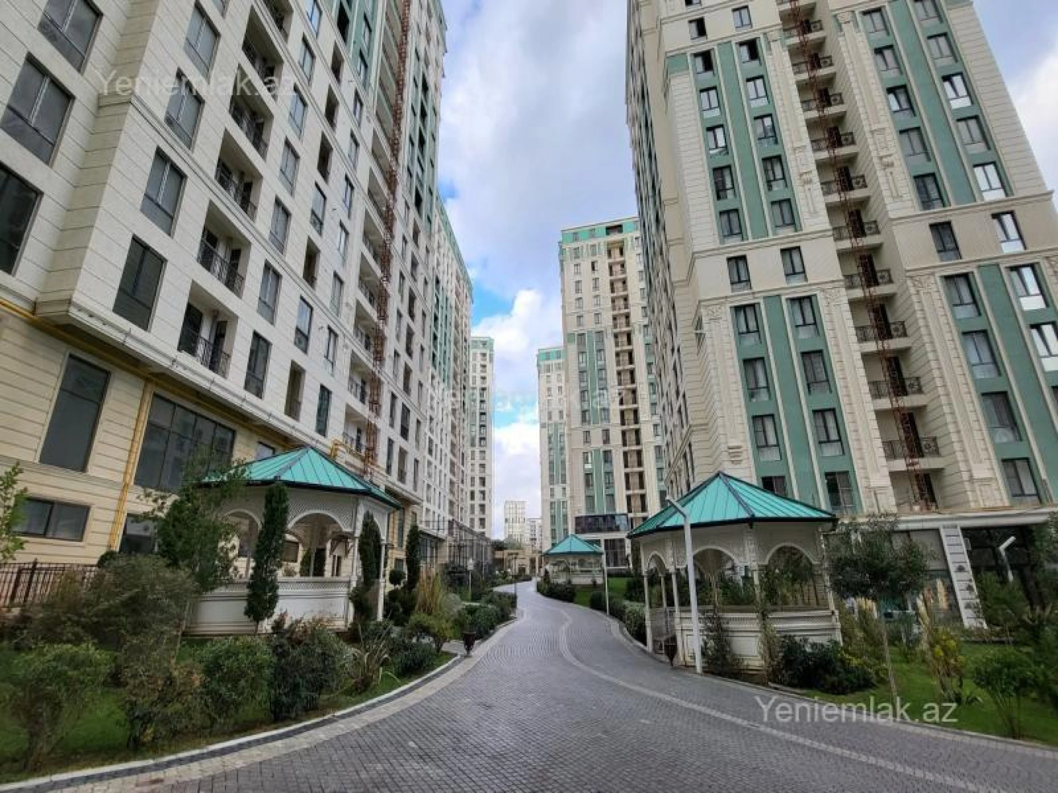 Satılır 4 otaqlı yeni tikili 172 m²