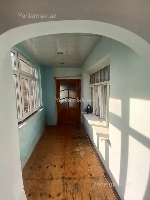 Satılır 4 otaqlı köhnə tikili 90 m²