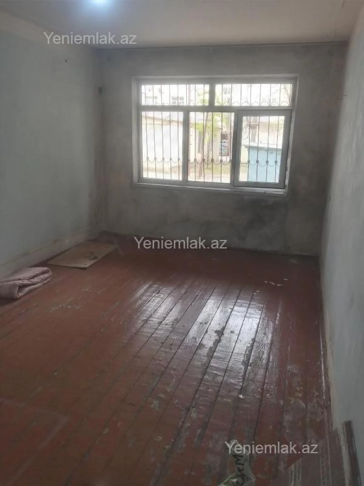 Satılır 1 otaqlı köhnə tikili 30 m²