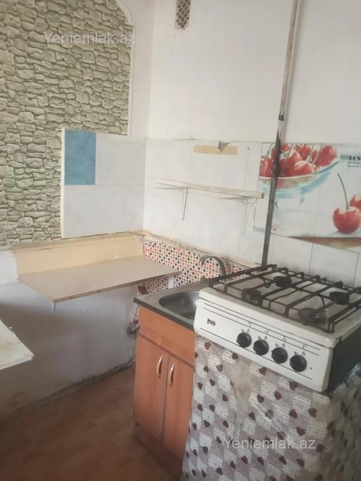 Satılır 1 otaqlı köhnə tikili 30 m²