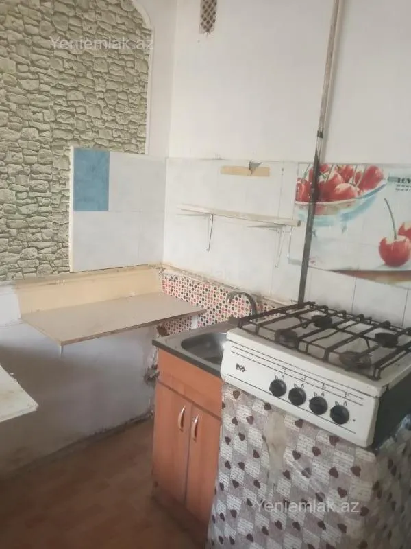 Satılır 1 otaqlı köhnə tikili 30 m²