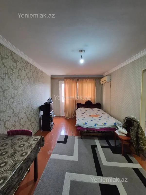 Satılır 1 otaqlı köhnə tikili 32 m²