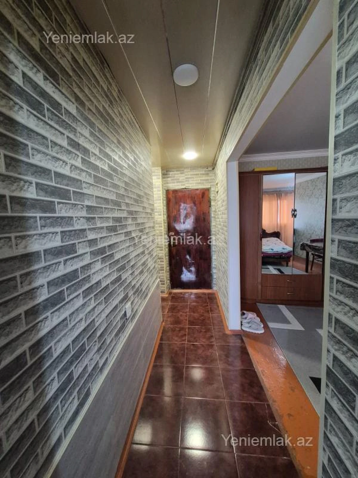 Satılır 1 otaqlı köhnə tikili 32 m²