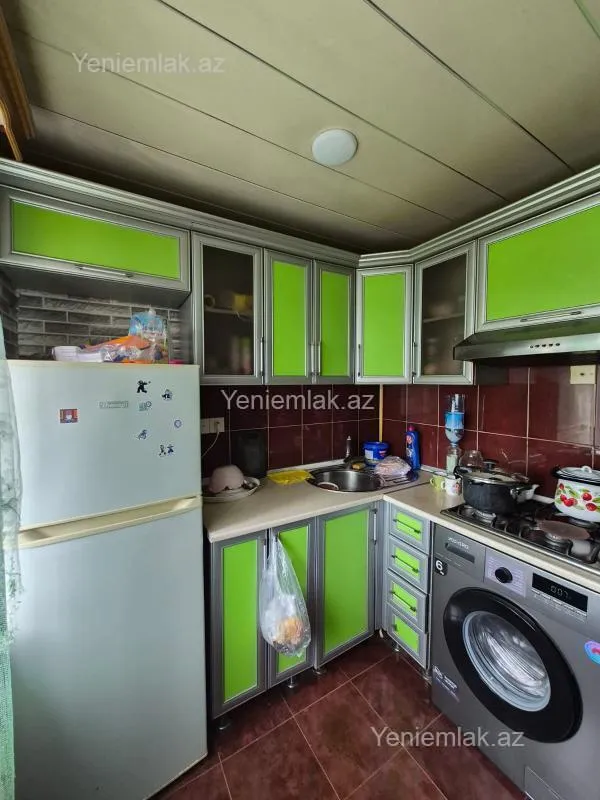 Satılır 1 otaqlı köhnə tikili 32 m²