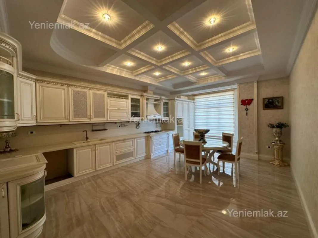 Satılır 4 otaqlı yeni tikili 285 m²