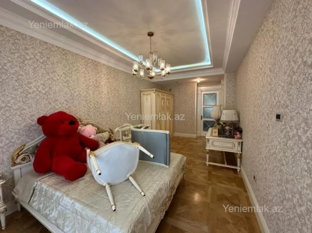 Satılır 4 otaqlı yeni tikili 285 m²