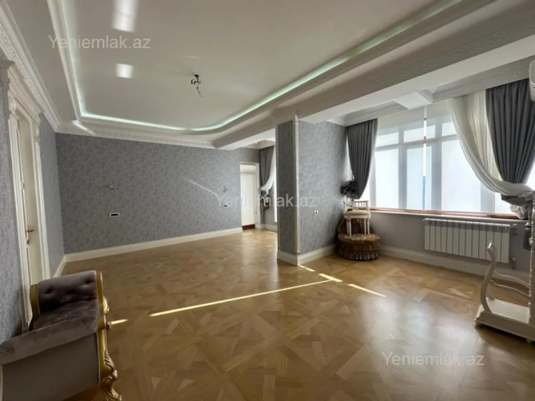 Satılır 4 otaqlı yeni tikili 285 m²