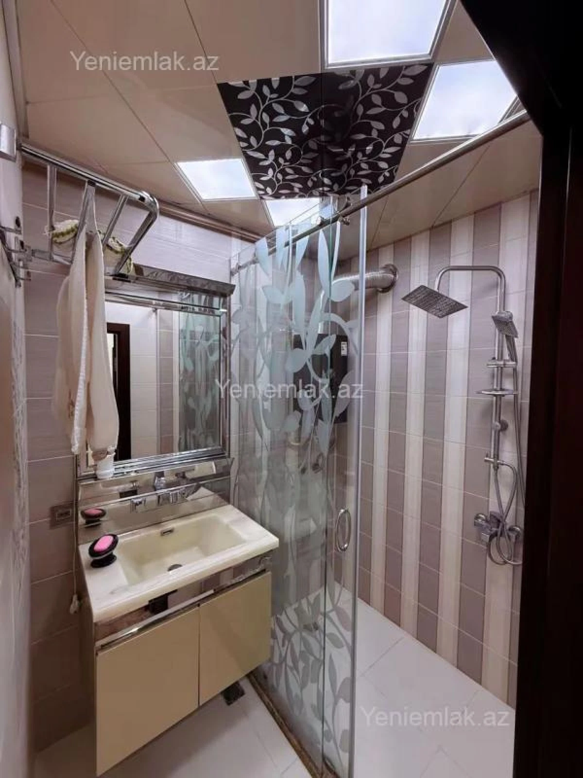 Satılır 3 otaqlı köhnə tikili 72 m²