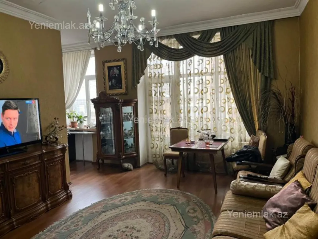 Satılır 2 otaqlı köhnə tikili 60 m²