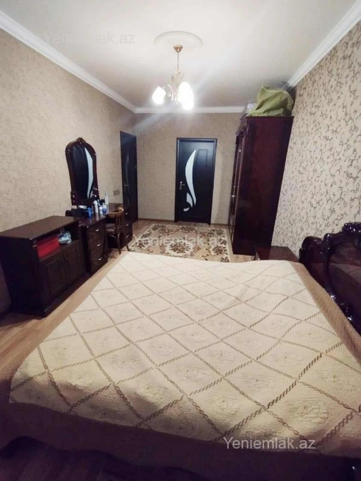Satılır 3 otaqlı köhnə tikili 82 m²