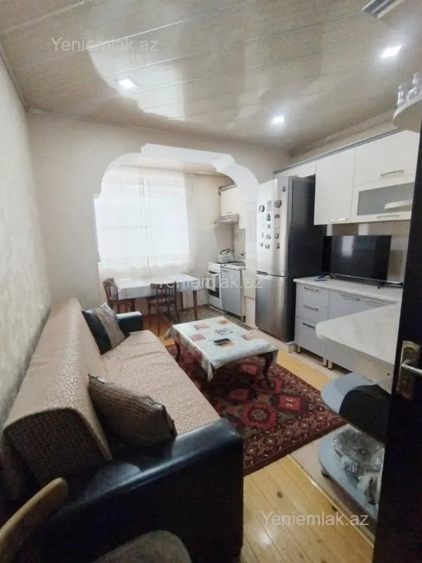 Satılır 3 otaqlı köhnə tikili 82 m²