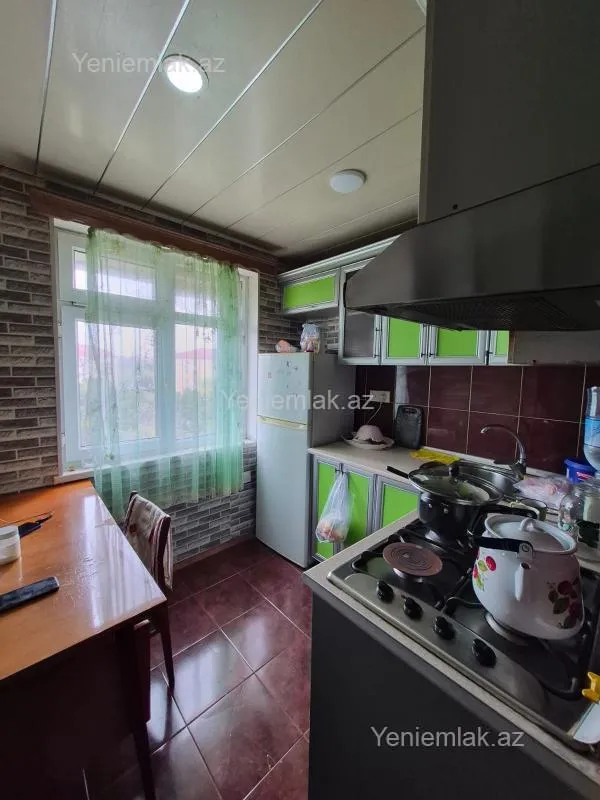 Satılır 1 otaqlı köhnə tikili 30 m²