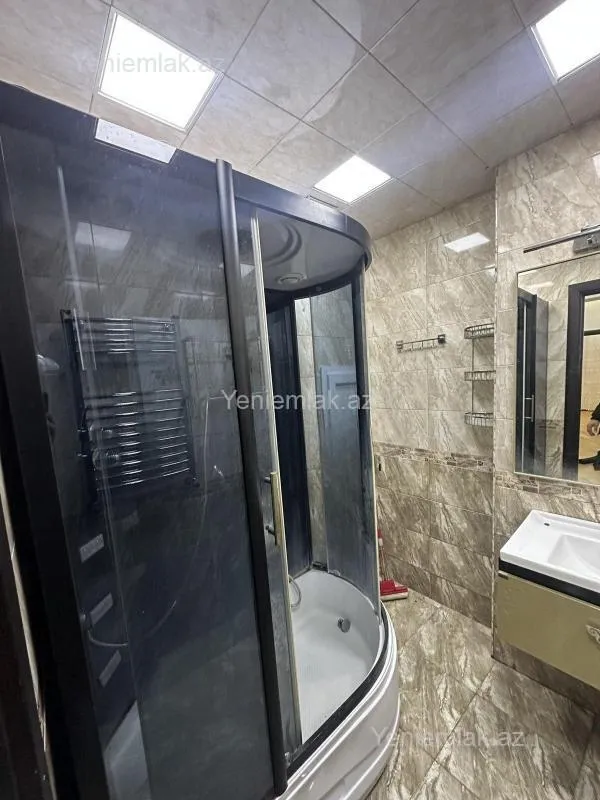 Satılır 3 otaqlı yeni tikili 125 m²