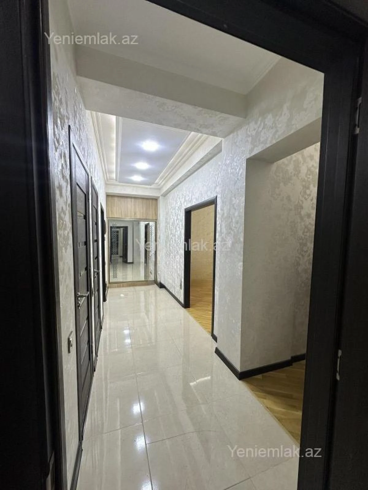 Satılır 3 otaqlı yeni tikili 125 m²