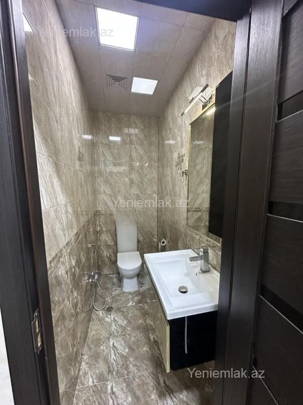 Satılır 3 otaqlı yeni tikili 125 m²