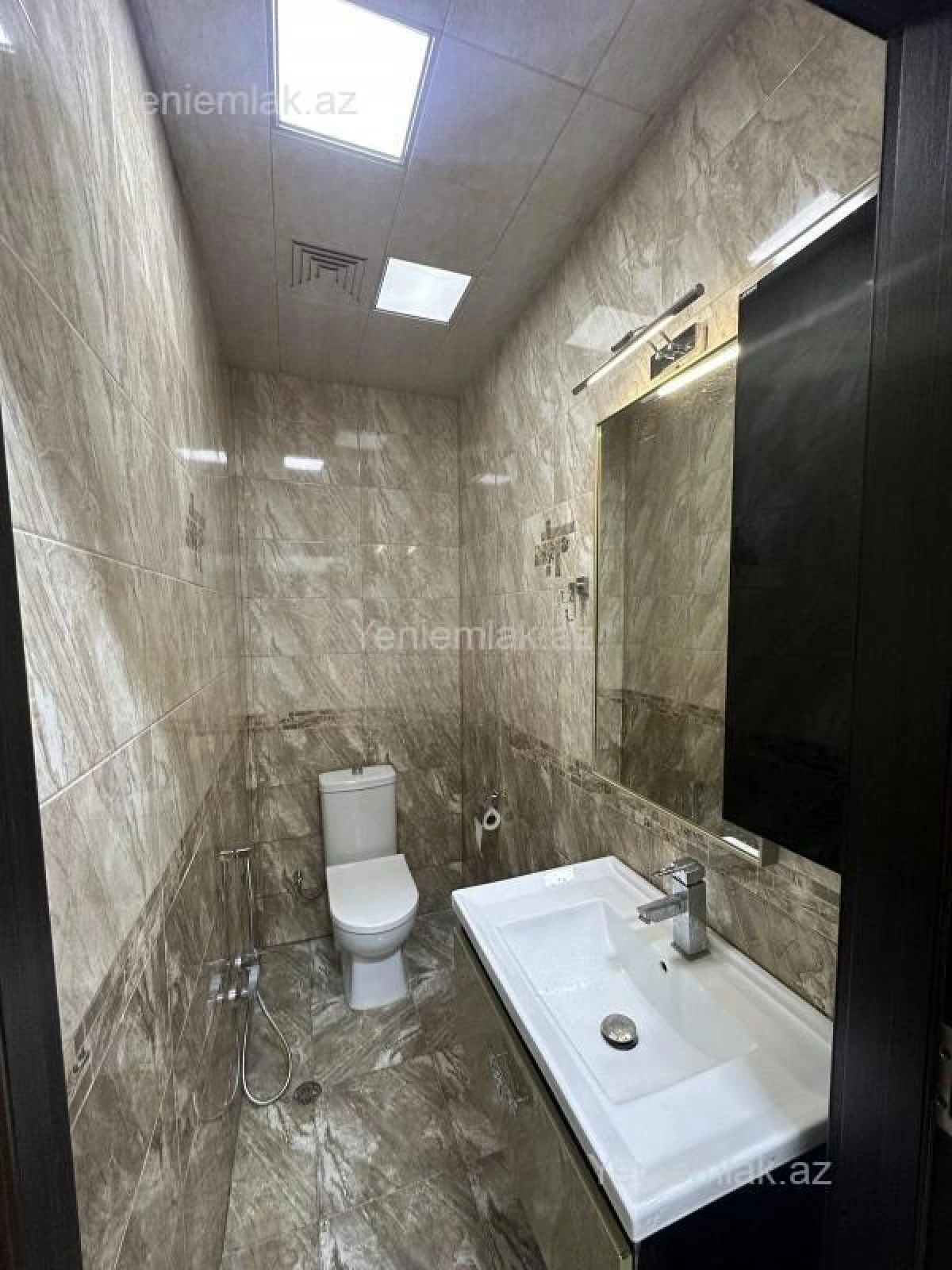 Satılır 3 otaqlı yeni tikili 125 m²