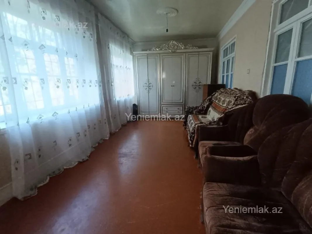 Satılır 6 otaqlı həyət evi 106 m²