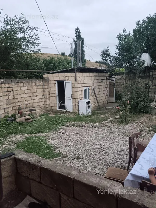 Satılır 6 otaqlı həyət evi 106 m²