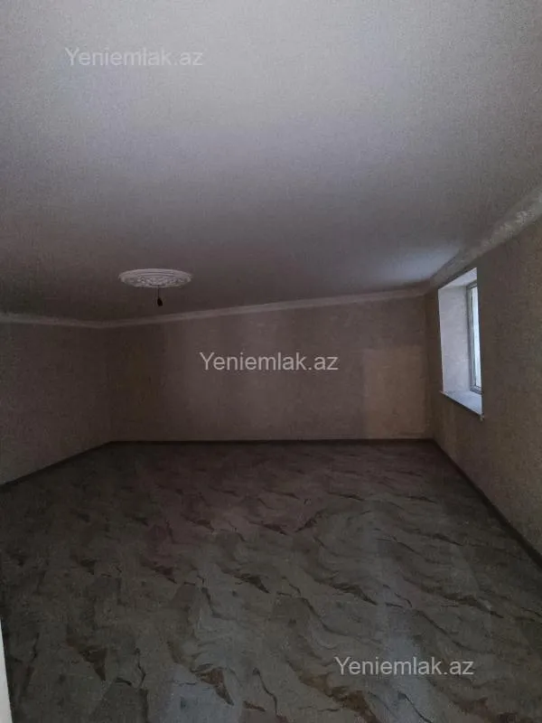 Satılır 7 otaqlı həyət evi 180 m²