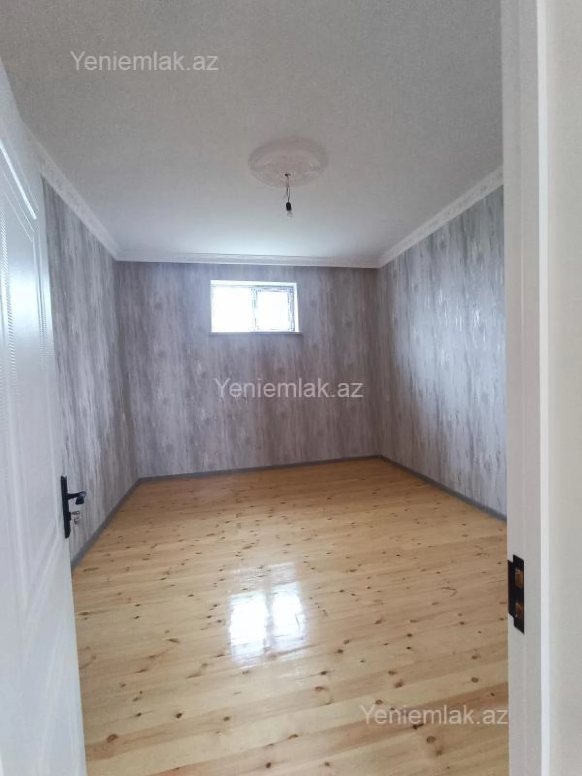 Satılır 7 otaqlı həyət evi 180 m²